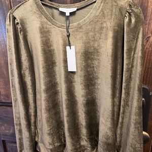 Heartloom velour top